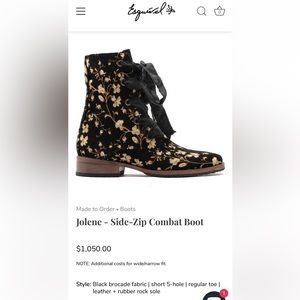 Esquivel Laced up Booties size 8